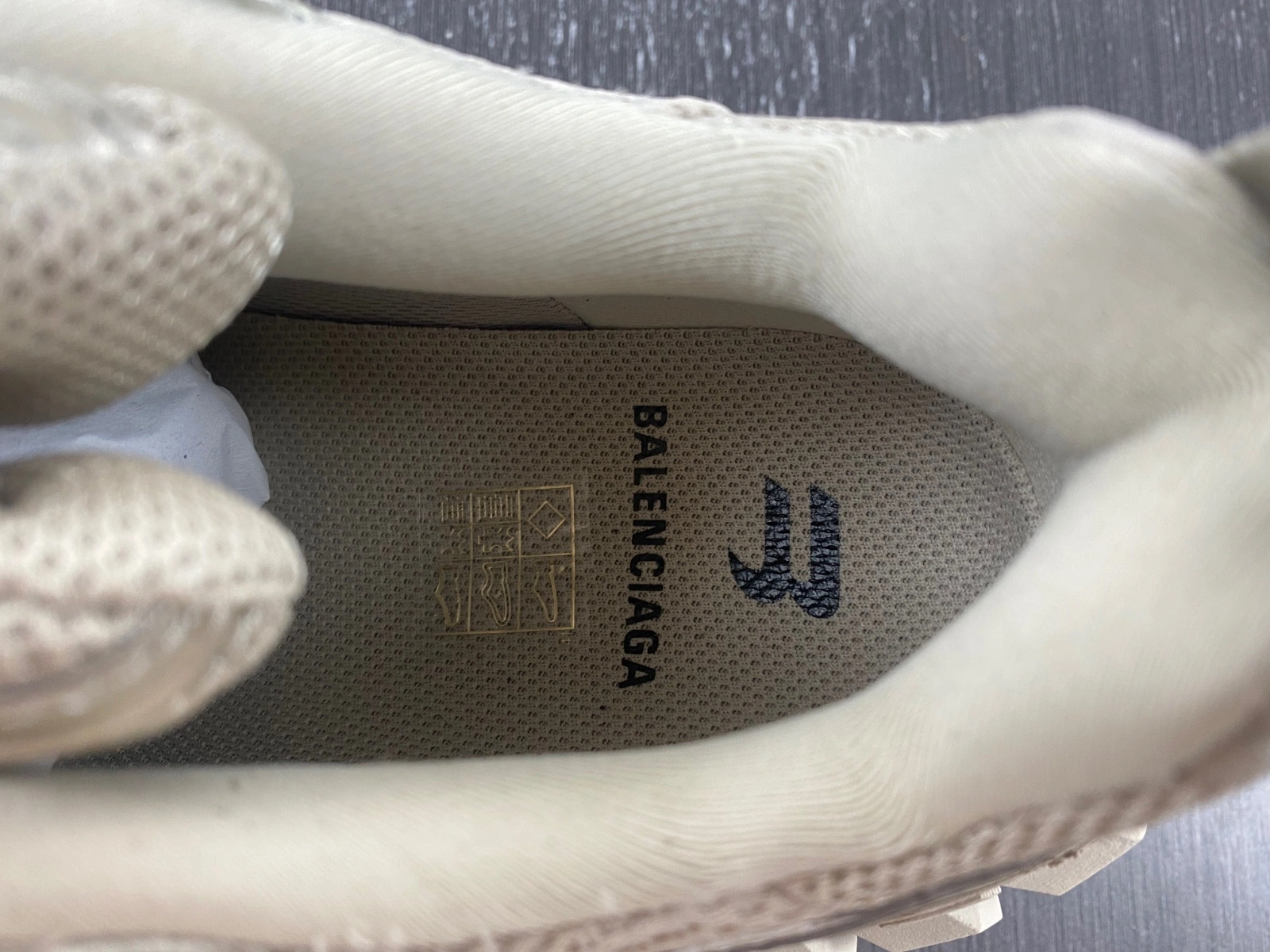 BALENCIAGA DEFENDER SNEAKER