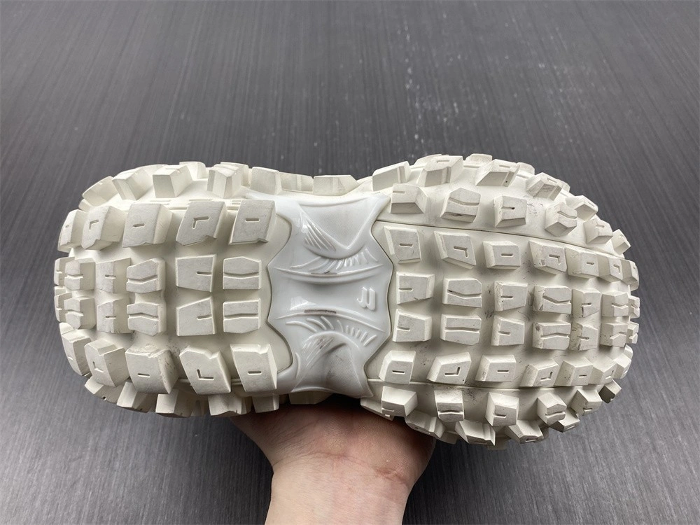 BALENCIAGA DEFENDER SNEAKER