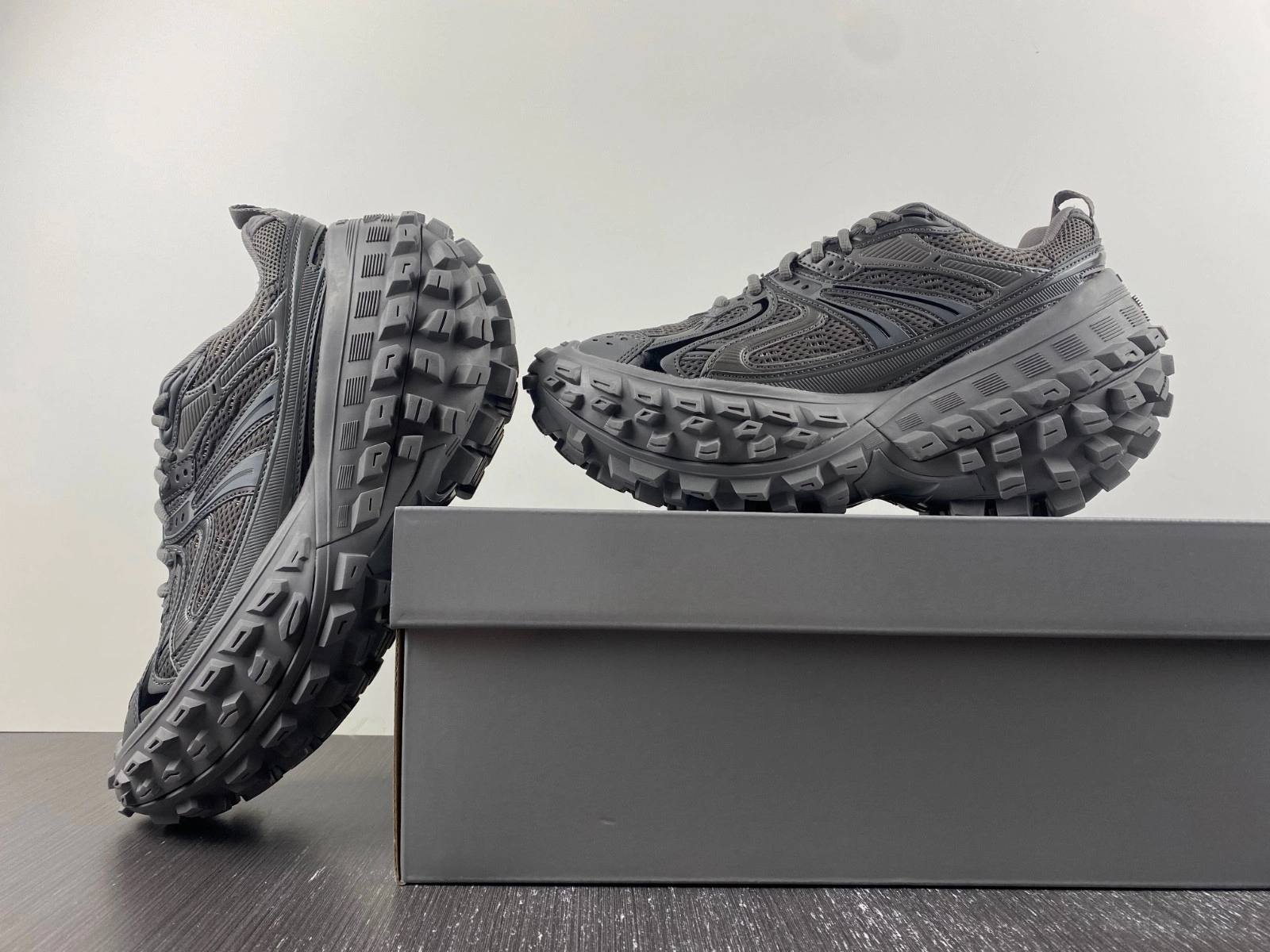 BALENCIAGA DEFENDER SNEAKER