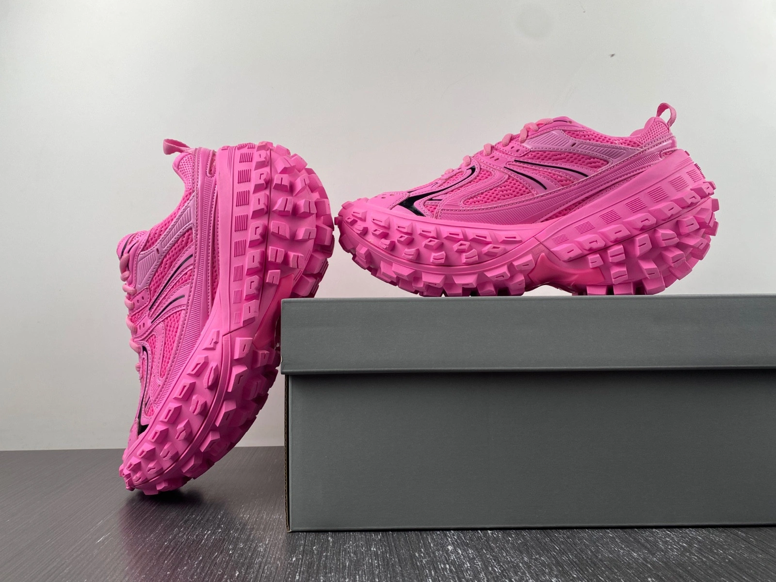 BALENCIAGA DEFENDER SNEAKER