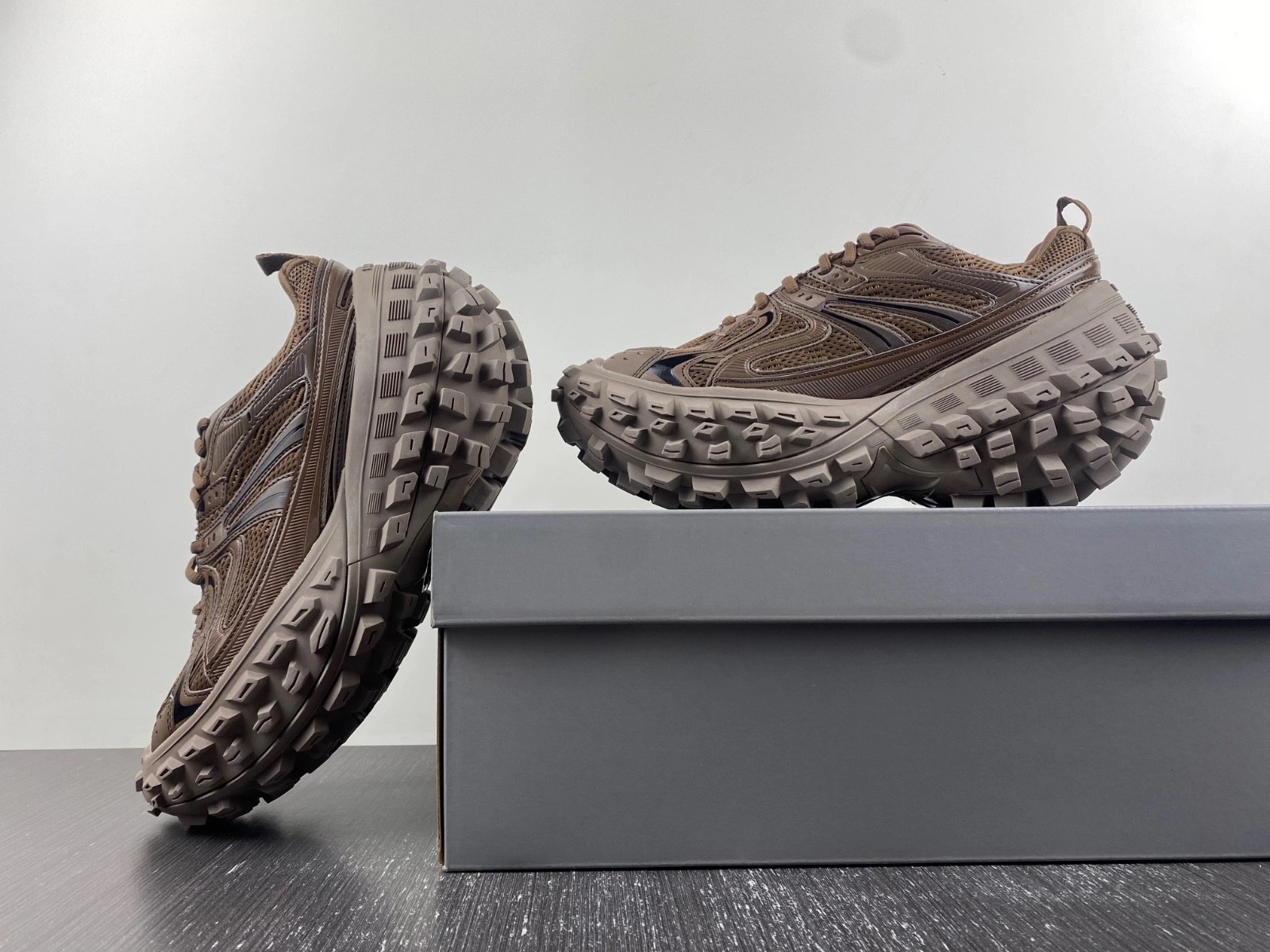 BALENCIAGA DEFENDER SNEAKER