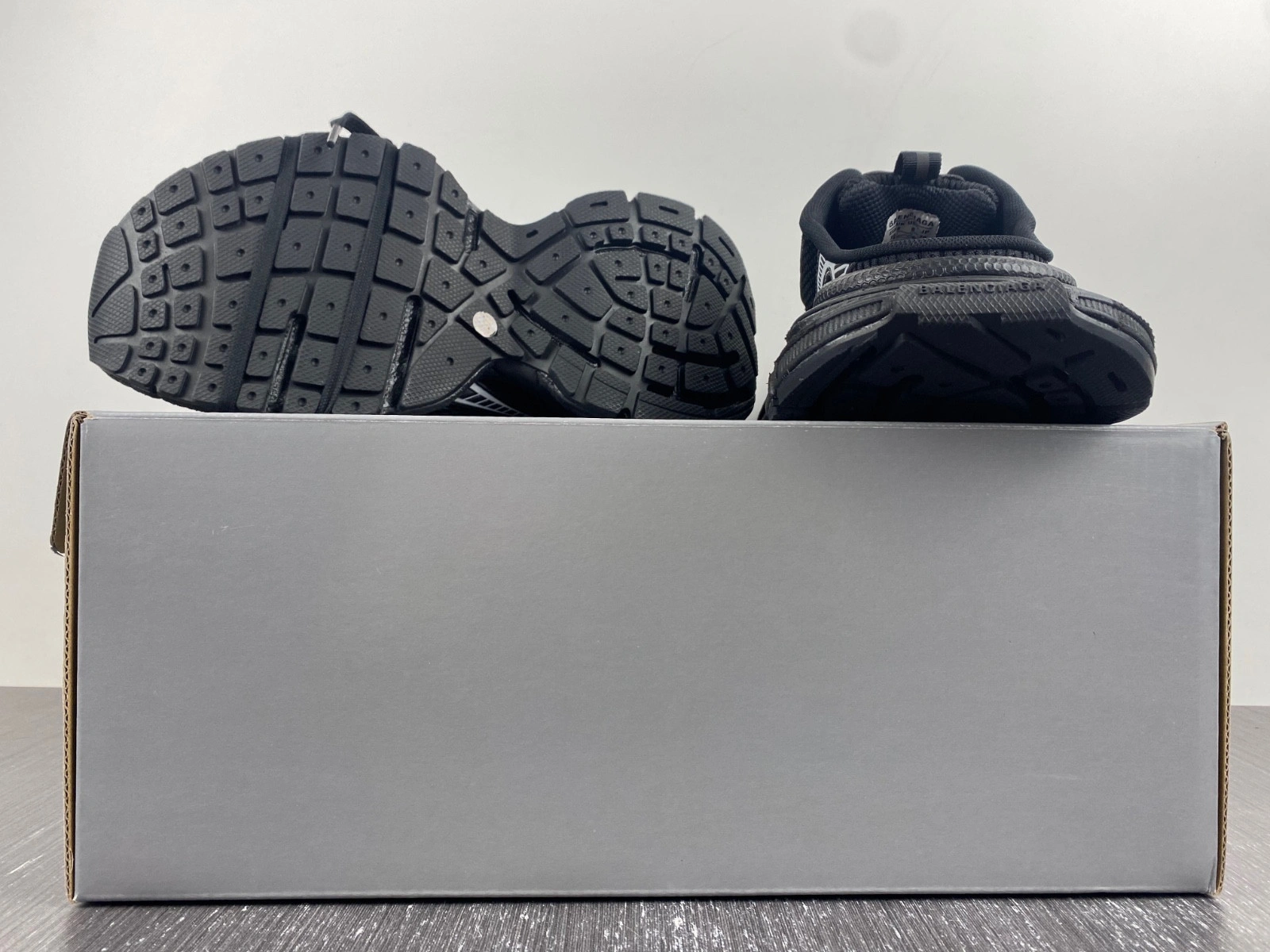 BALENCIAGA MEN'S 3XL MULE IN BLACK