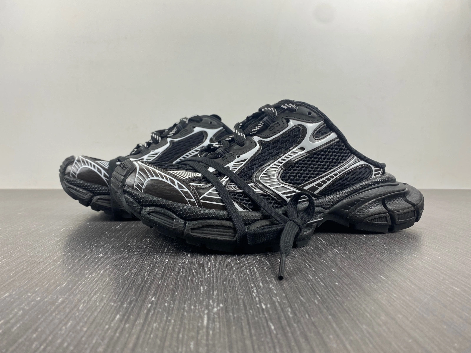 BALENCIAGA MEN'S 3XL MULE IN BLACK