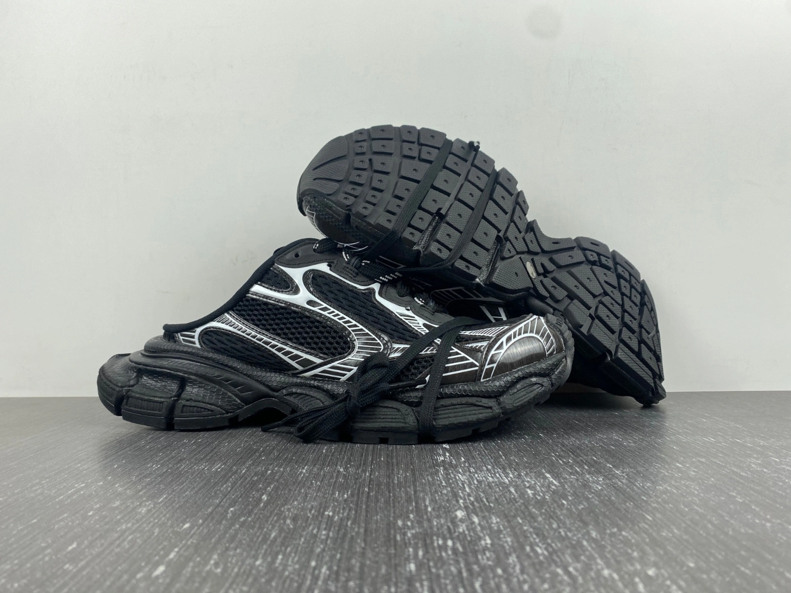 BALENCIAGA MEN'S 3XL MULE IN BLACK