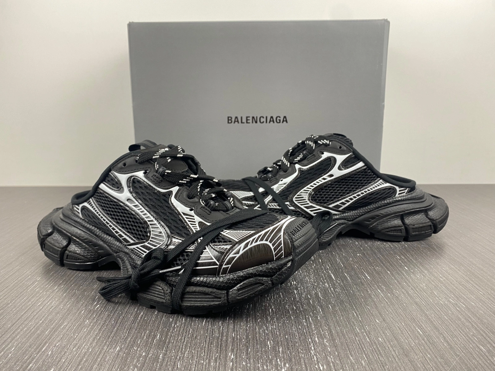 BALENCIAGA MEN'S 3XL MULE IN BLACK