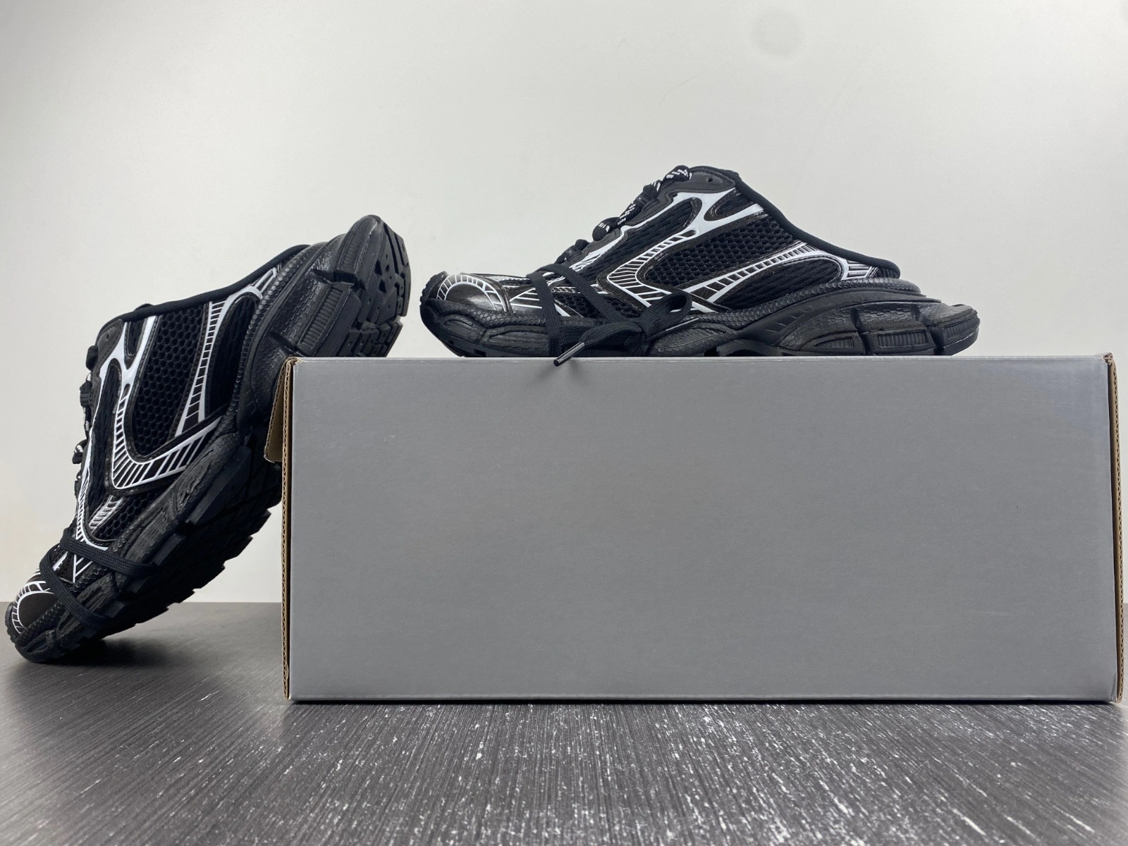 BALENCIAGA MEN'S 3XL MULE IN BLACK