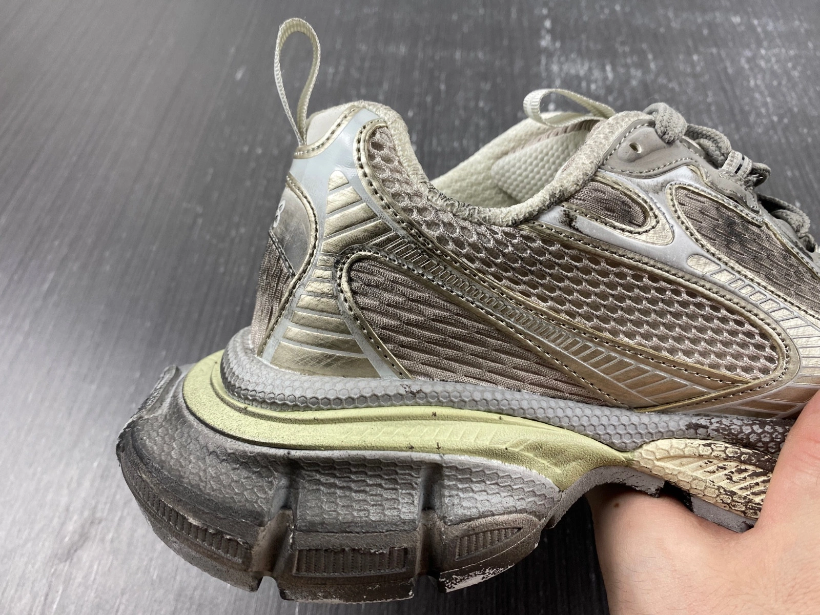 BALENCIAGA MEN'S 3XL SNEAKER DIRTY