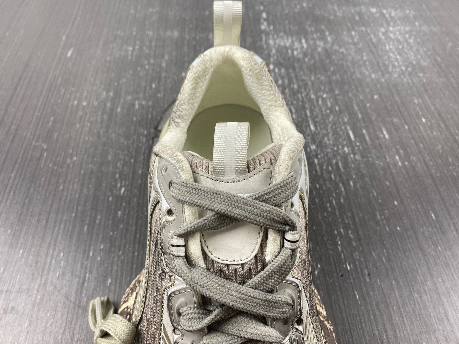 BALENCIAGA MEN'S 3XL SNEAKER DIRTY