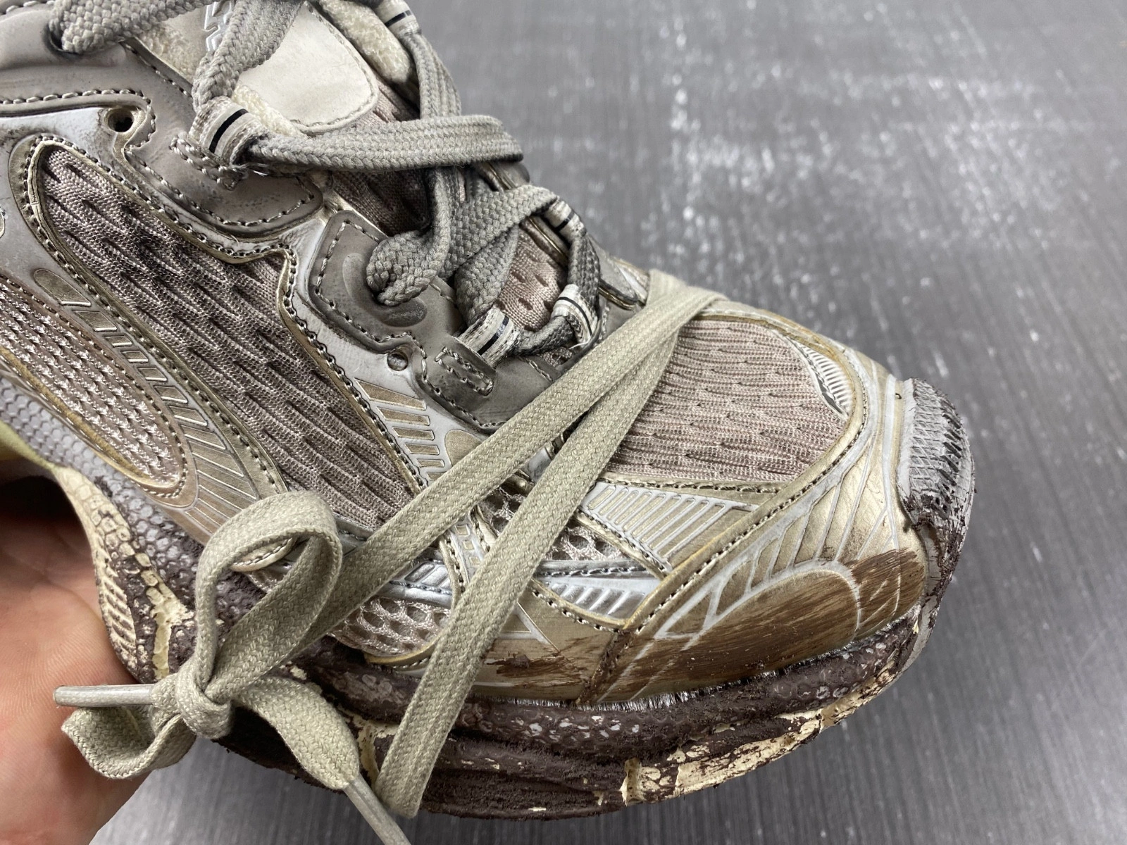 BALENCIAGA MEN'S 3XL SNEAKER DIRTY