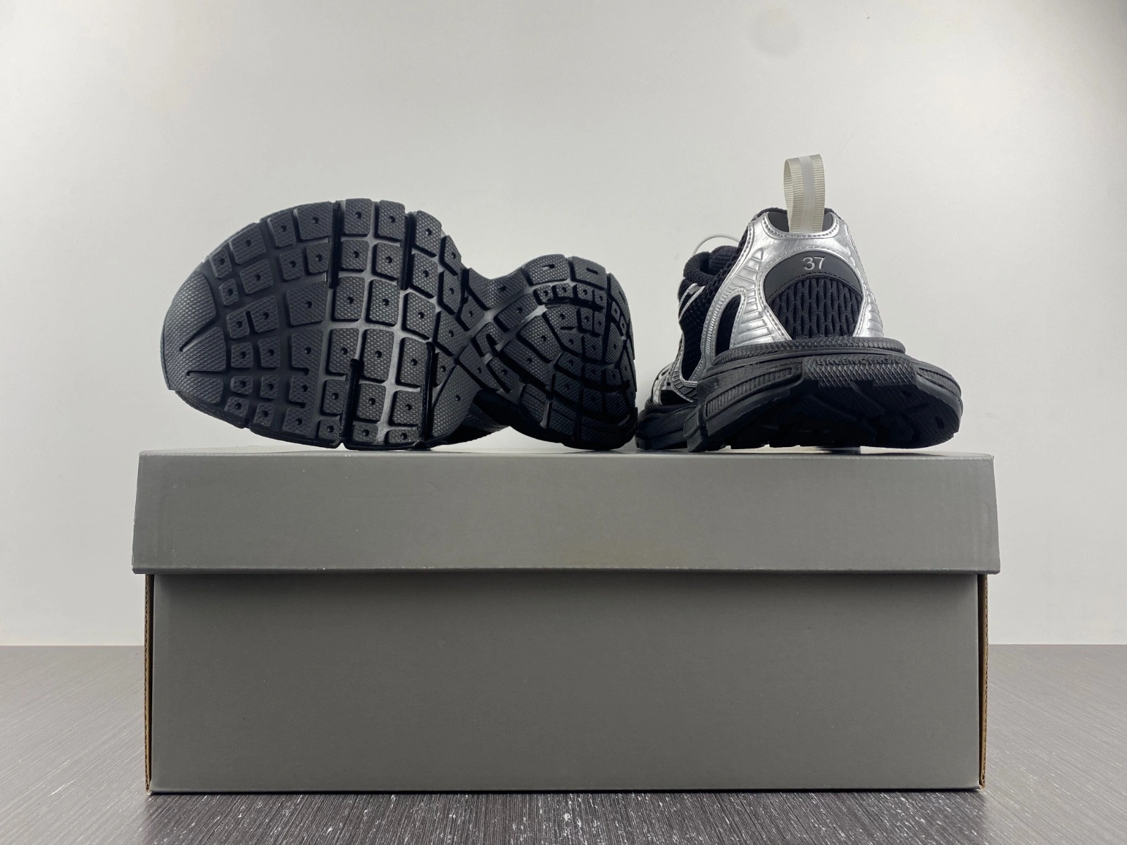 BALENCIAGA MEN'S 3XL SNEAKER