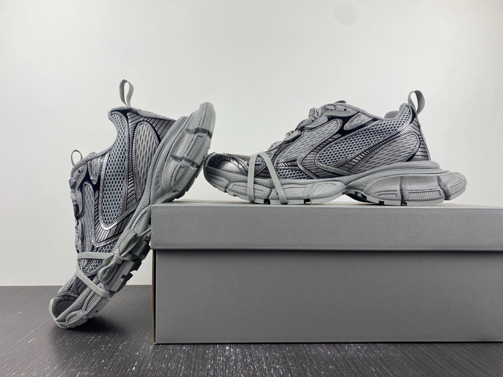 BALENCIAGA MEN'S 3XL SNEAKER