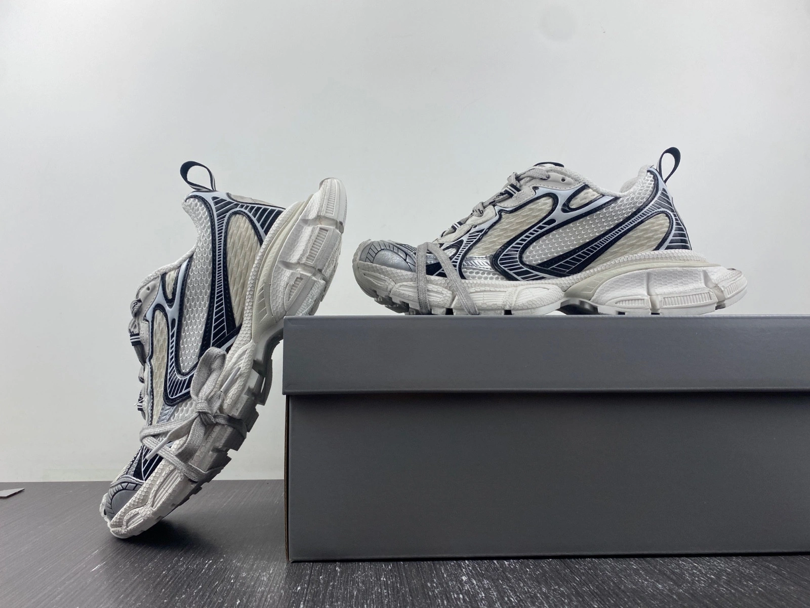 BALENCIAGA MEN'S 3XL SNEAKER