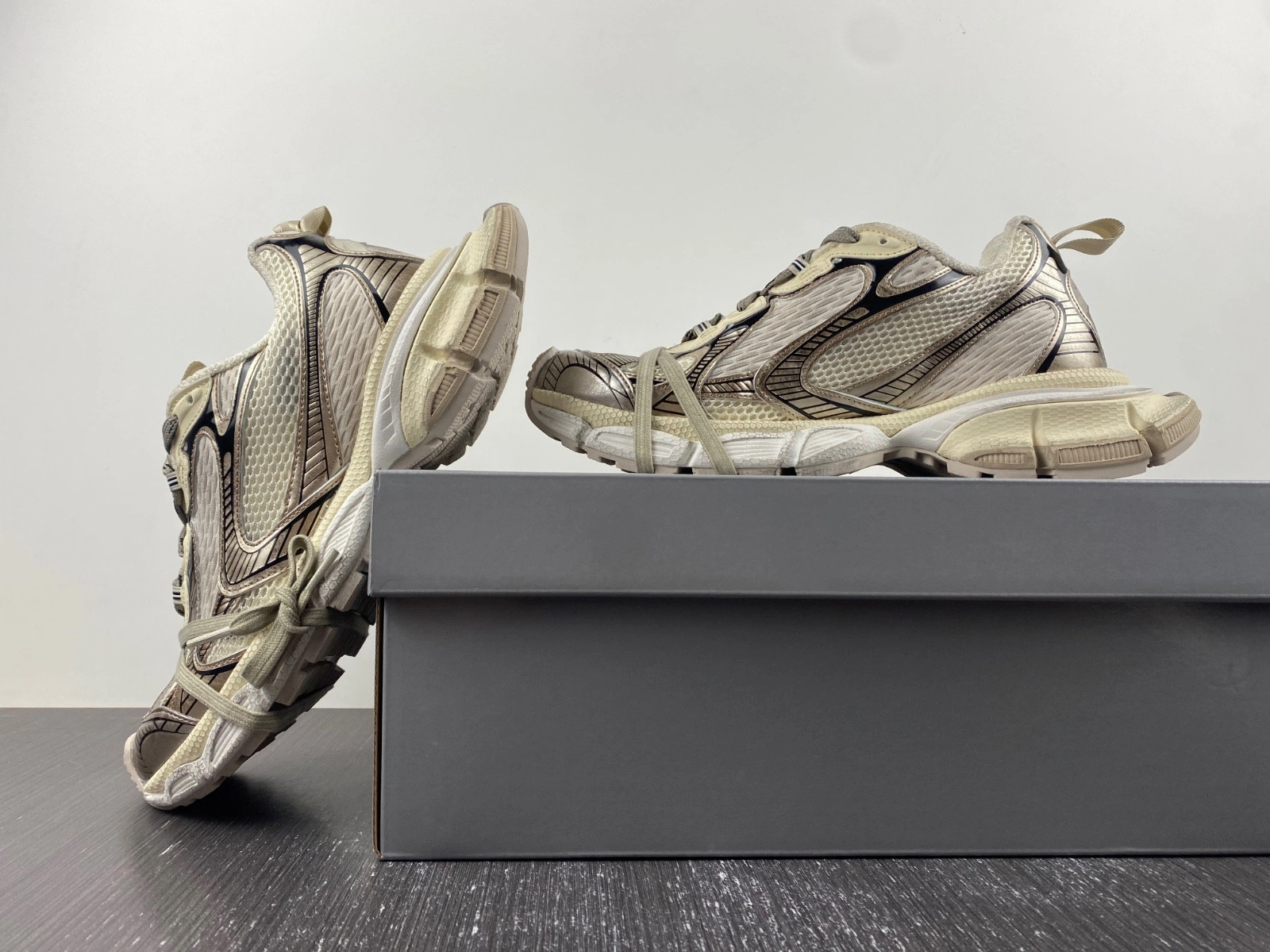 BALENCIAGA MEN'S 3XL SNEAKER