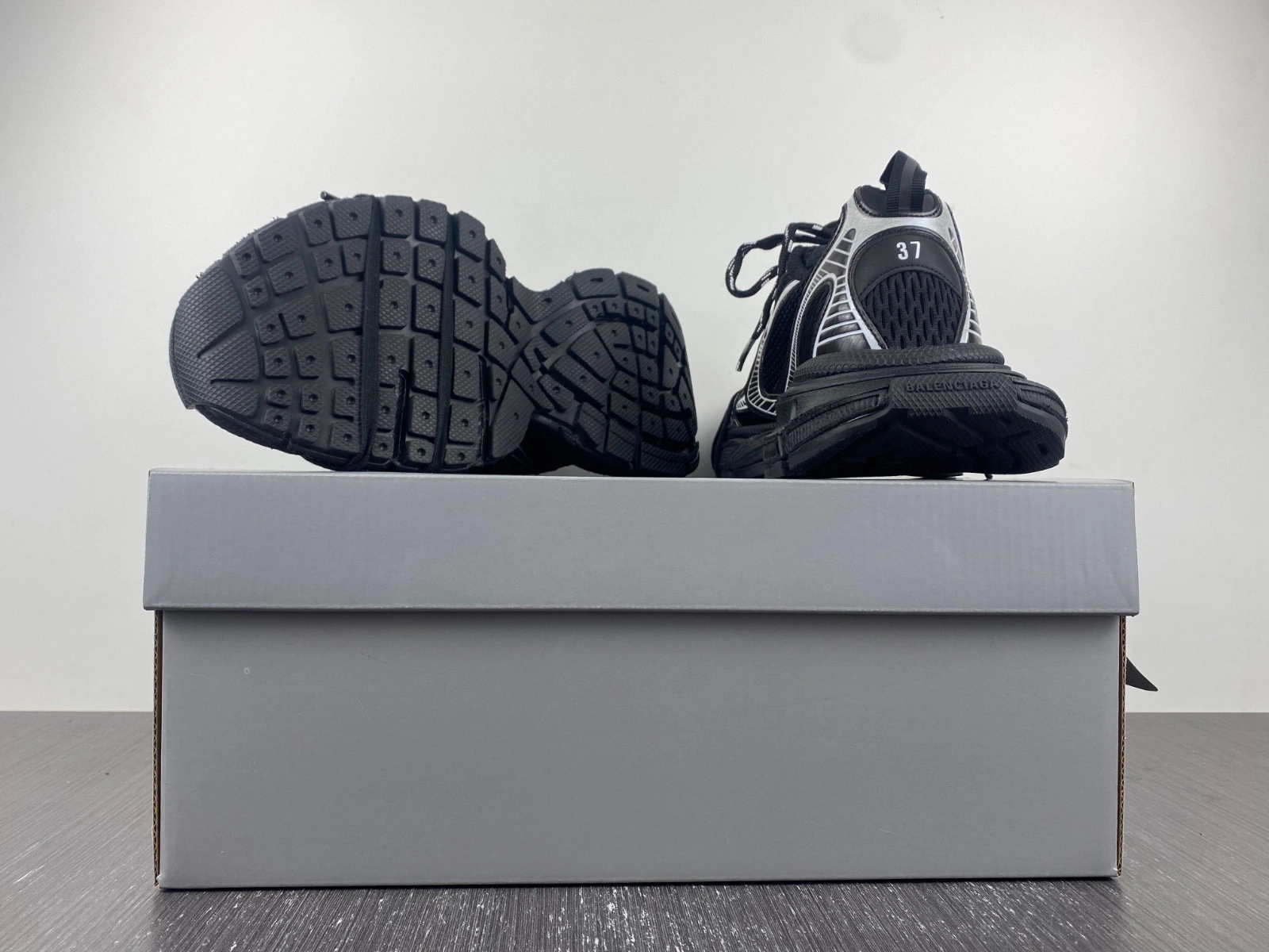 BALENCIAGA MEN'S 3XL SNEAKER