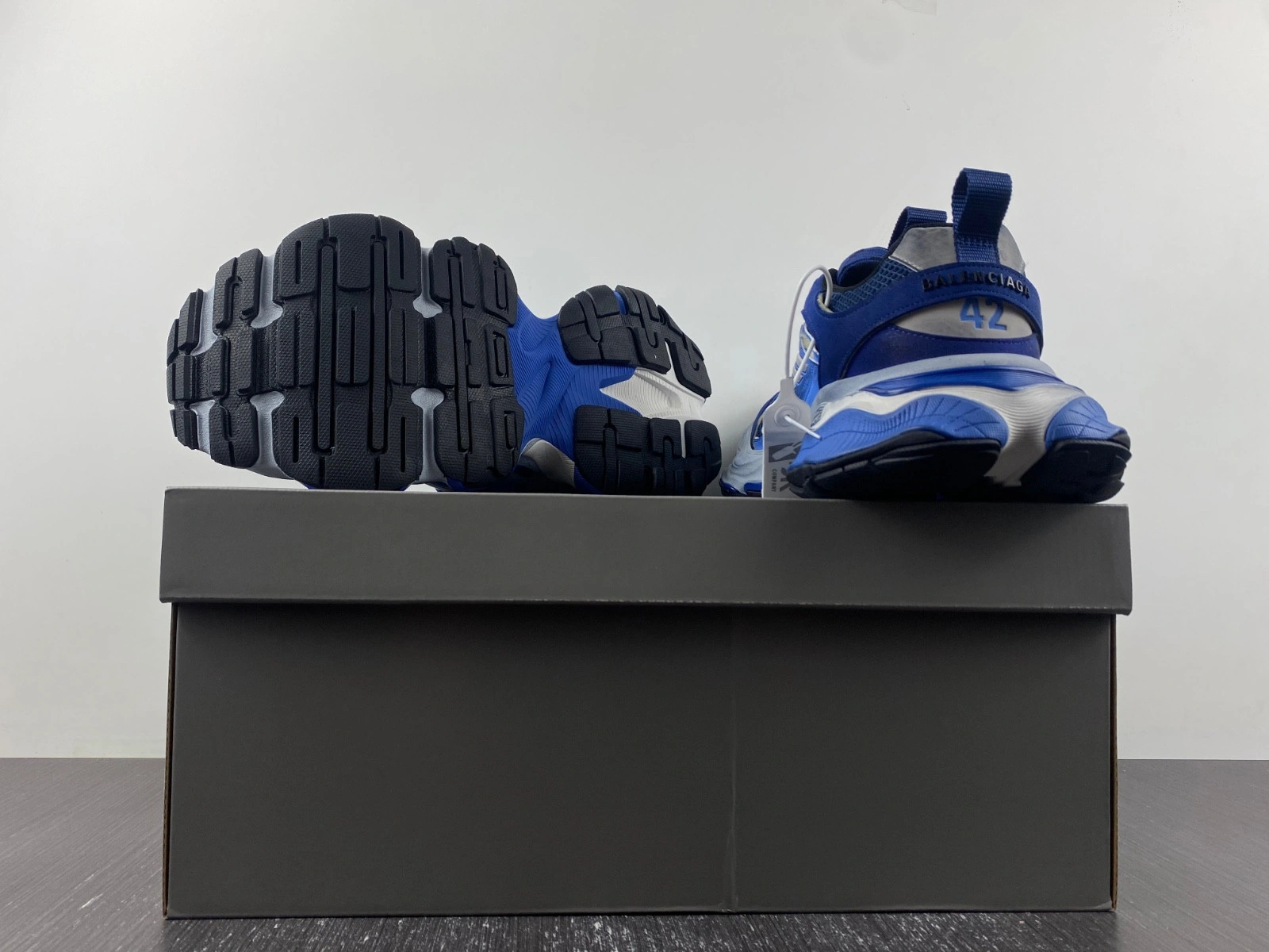 BALENCIAGA MEN'S CARGO SNEAKER