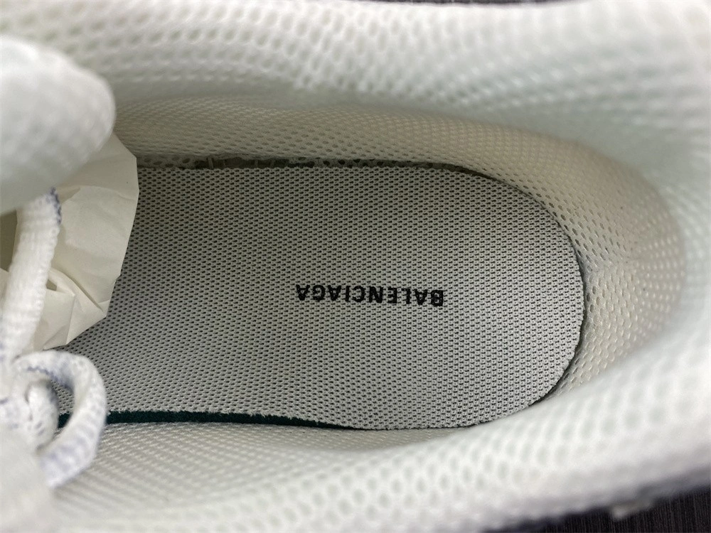 BALENCIAGA MEN'S PHANTOM SNEAKER IN WHITE  678869W2E909000
