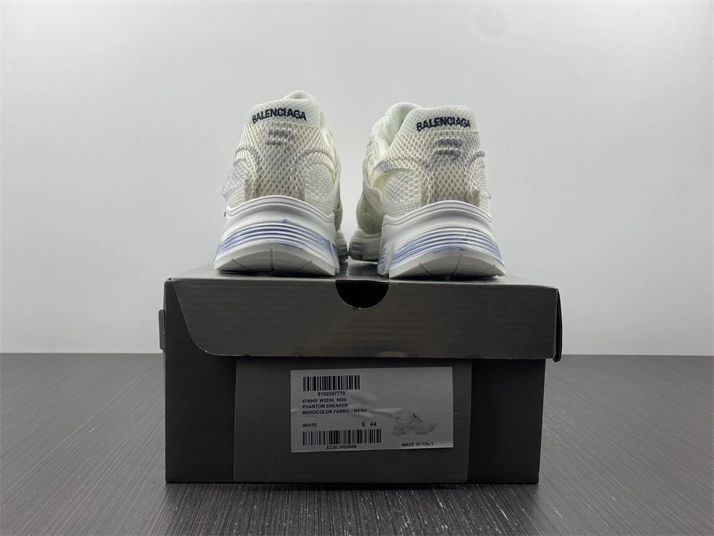 BALENCIAGA MEN'S PHANTOM SNEAKER IN WHITE  678869W2E909000