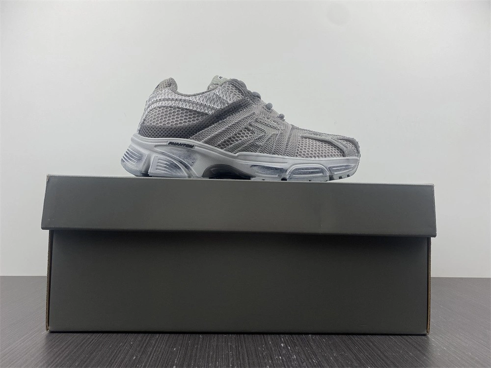 BALENCIAGA MEN'S PHANTOM SNEAKER WASHED IN GREY  678869W2E911715