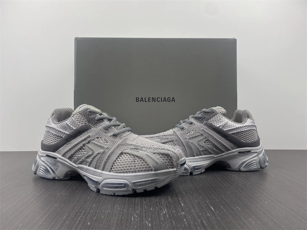 BALENCIAGA MEN'S PHANTOM SNEAKER WASHED IN GREY  678869W2E911715