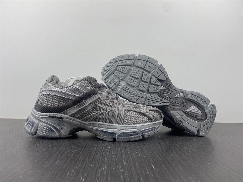 BALENCIAGA MEN'S PHANTOM SNEAKER WASHED IN GREY  678869W2E911715