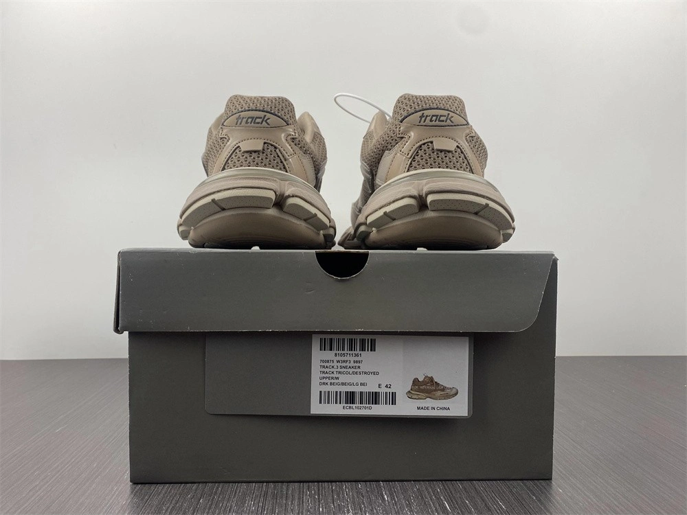BALENCIAGA MEN'S TRACK.3 SNEAKER IN BEIGE   700875W3RF39897