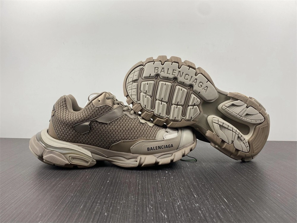 BALENCIAGA MEN'S TRACK.3 SNEAKER IN BEIGE   700875W3RF39897