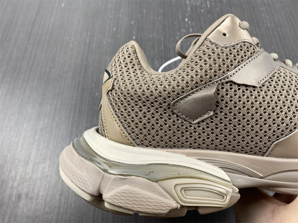 BALENCIAGA MEN'S TRACK.3 SNEAKER IN BEIGE   700875W3RF39897
