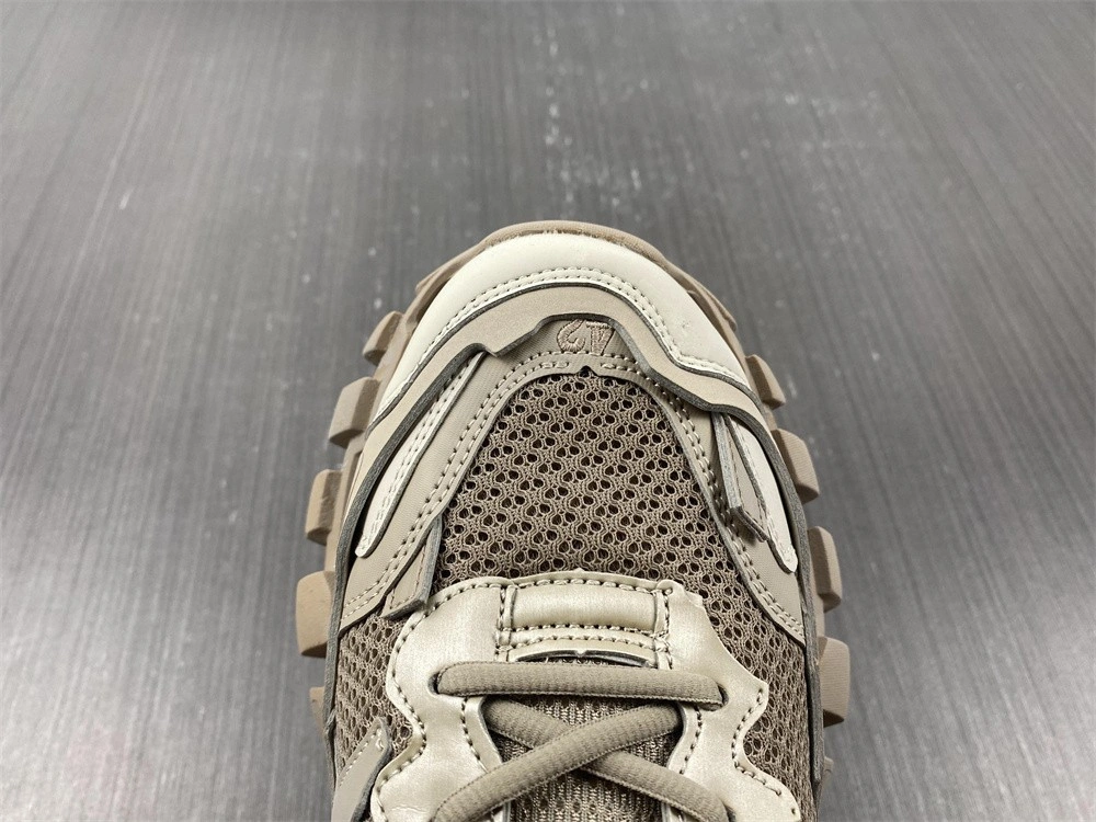 BALENCIAGA MEN'S TRACK.3 SNEAKER IN BEIGE   700875W3RF39897