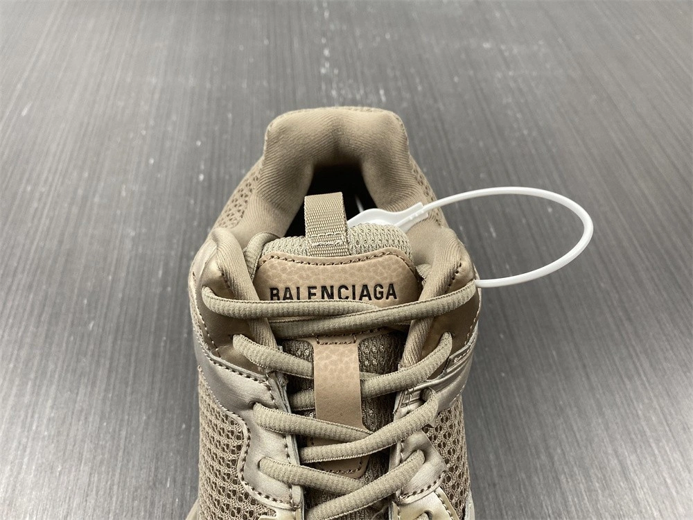 BALENCIAGA MEN'S TRACK.3 SNEAKER IN BEIGE   700875W3RF39897