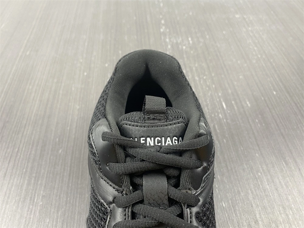 BALENCIAGA MEN'S TRACK.3 SNEAKER IN BLACK  700875W3RF11090