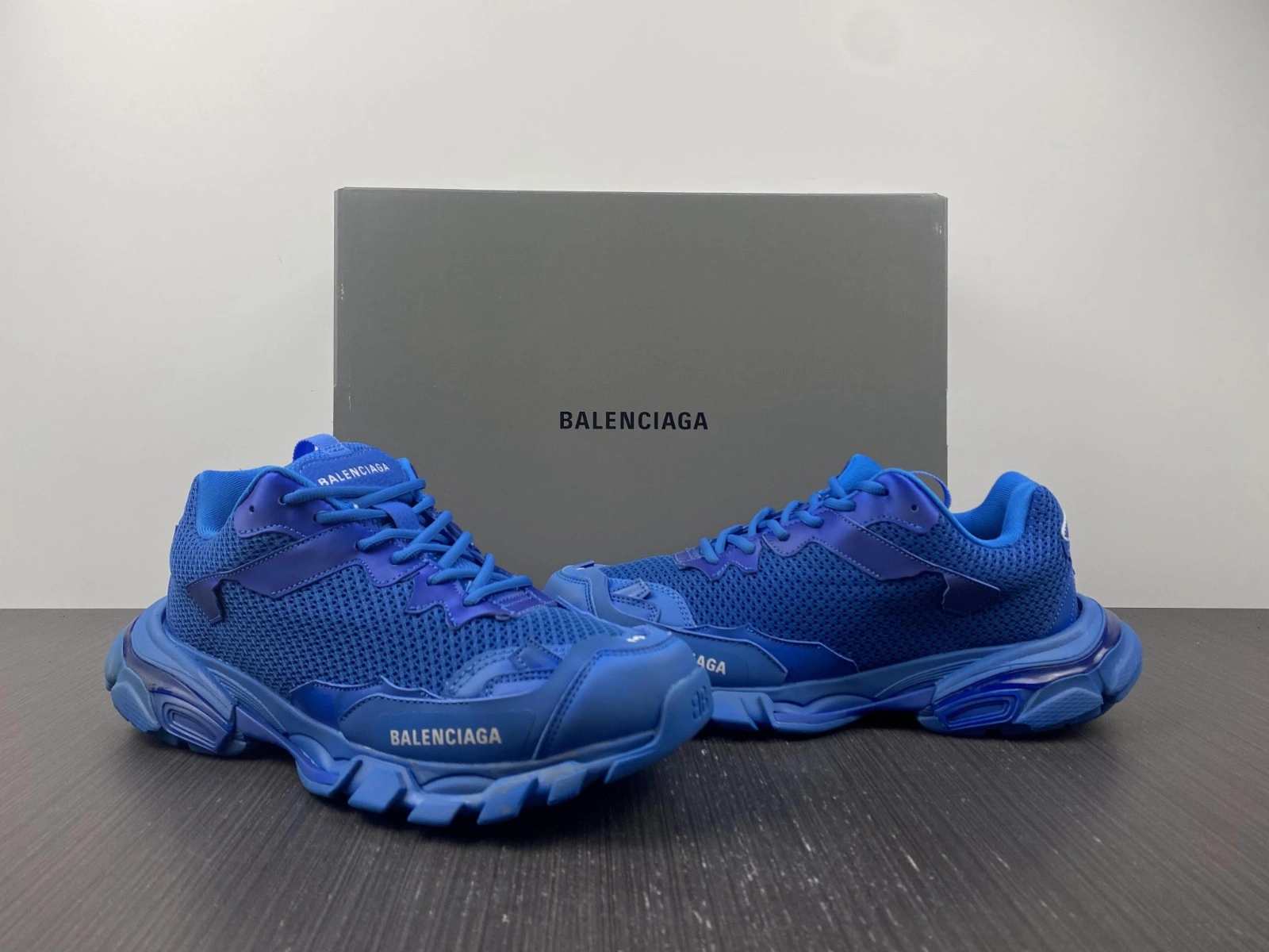 BALENCIAGA MEN'S TRACK.3 SNEAKER IN BLUE  700875W3RF14090