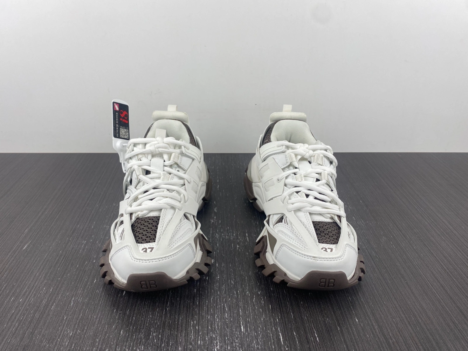 BALENCIAGA MEN'S TRACK.3 SNEAKER IN GREY 542023W3AC11897