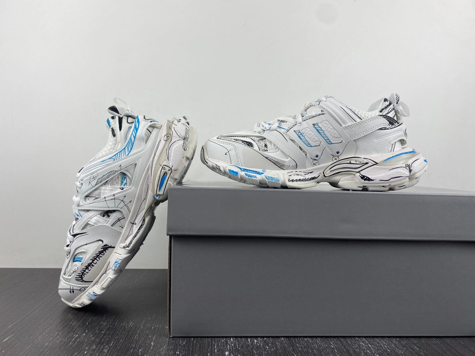 BALENCIAGA MEN'S TRACK.3 SNEAKER