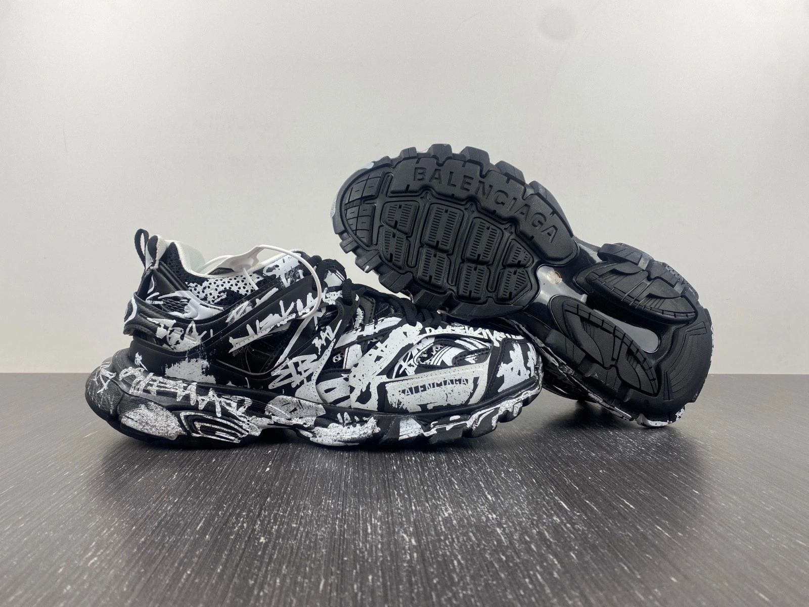 BALENCIAGA MEN'S TRACK.3 SNEAKER