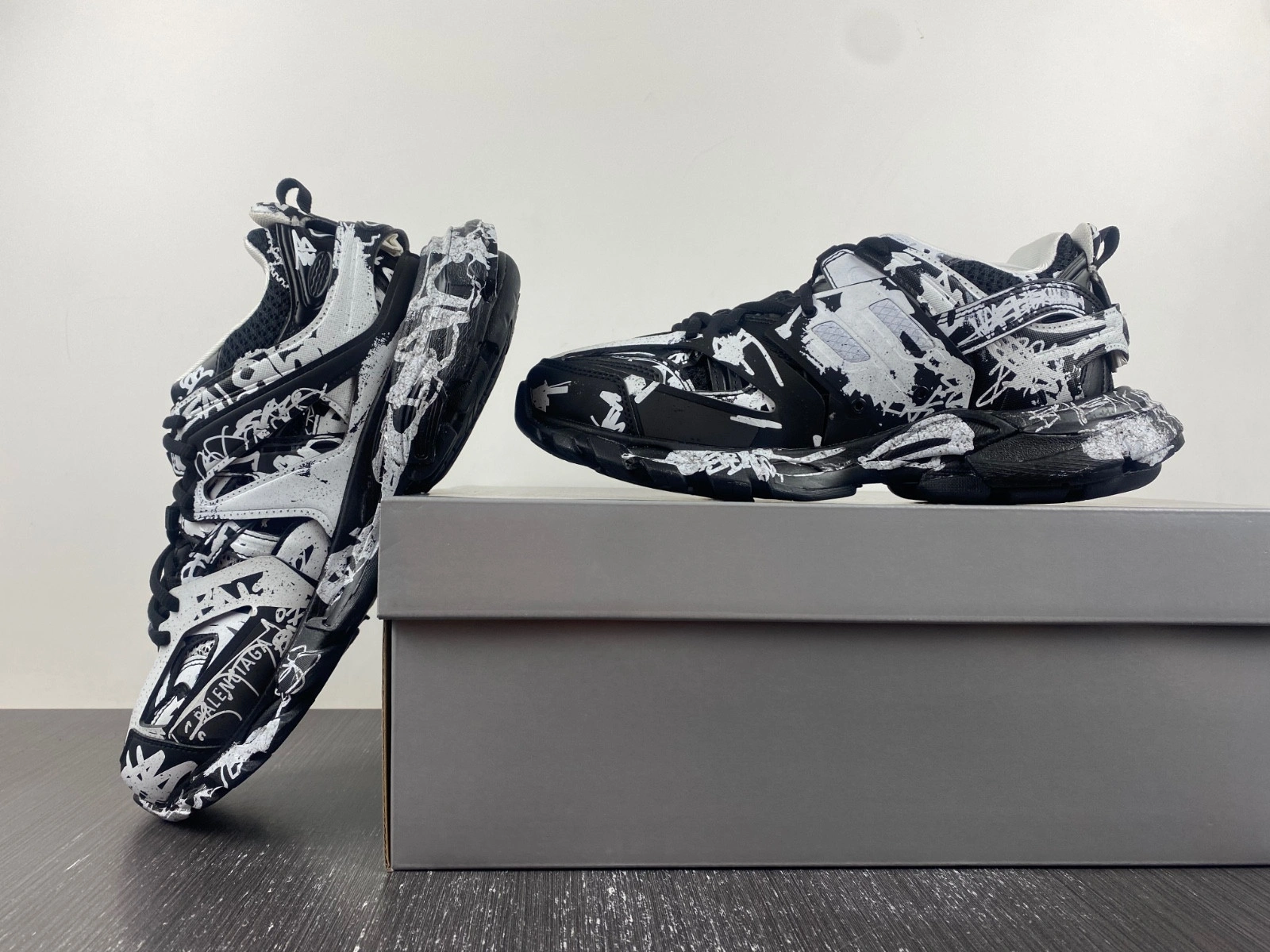 BALENCIAGA MEN'S TRACK.3 SNEAKER