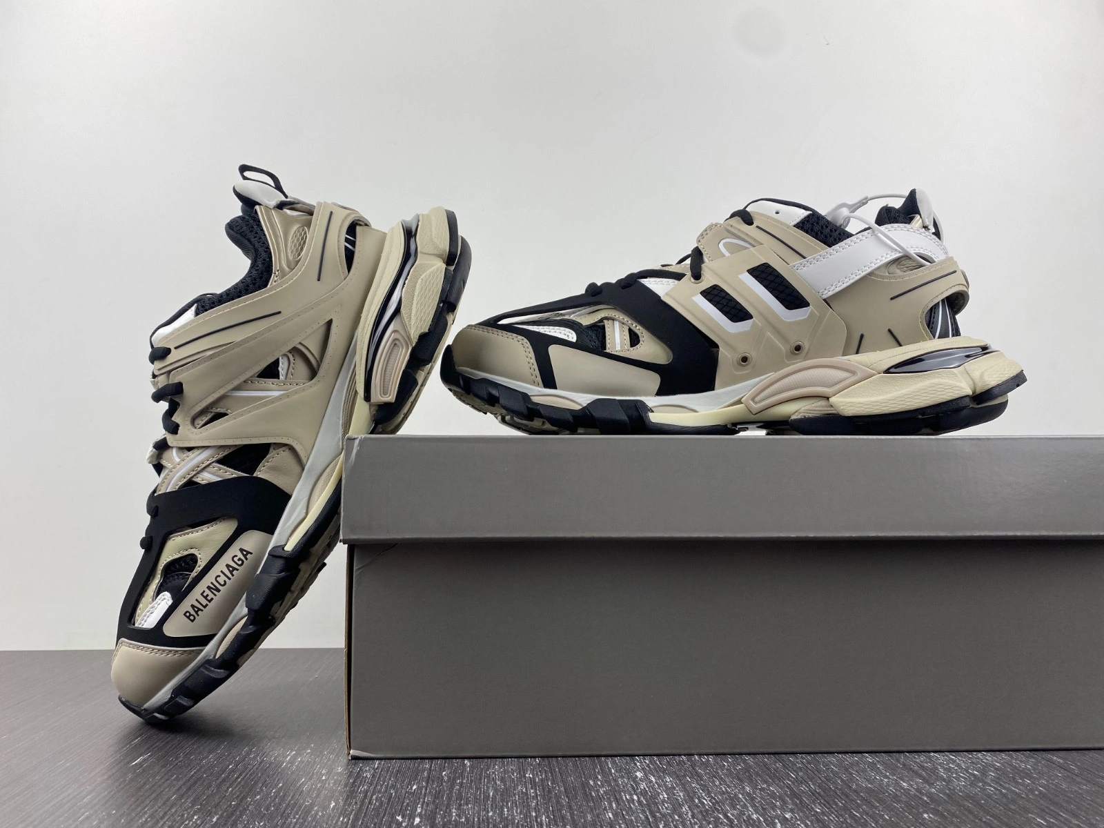 BALENCIAGA MEN'S TRACK.3 SNEAKER