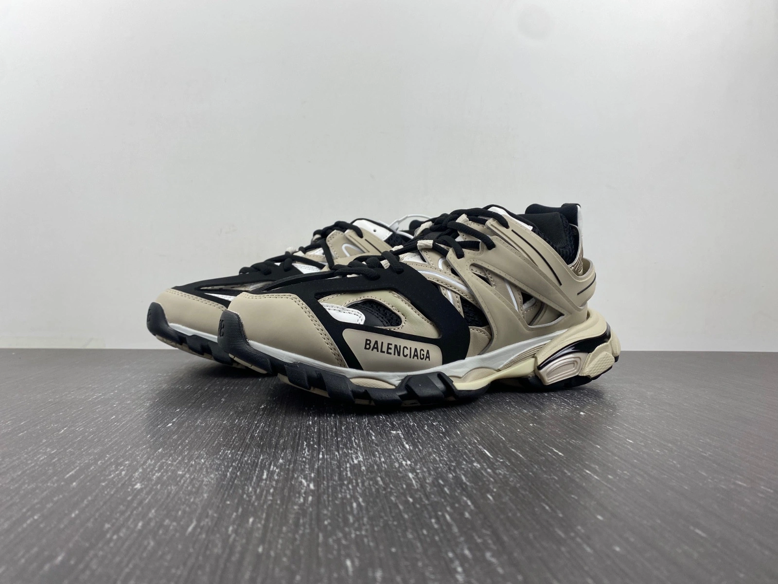 BALENCIAGA MEN'S TRACK.3 SNEAKER