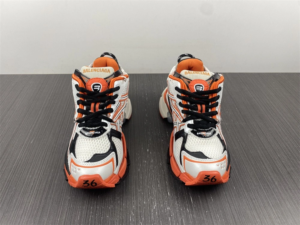 BALENCIAGA RUNNER SNEAKER 677403W3RB79051