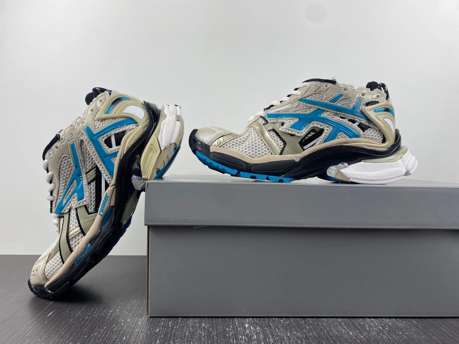 BALENCIAGA RUNNER SNEAKER