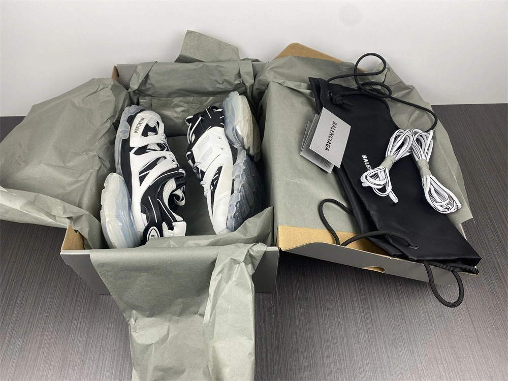 BALENCIAGA TRACK TRAINER  3.0  647741 W3BZ2 9010