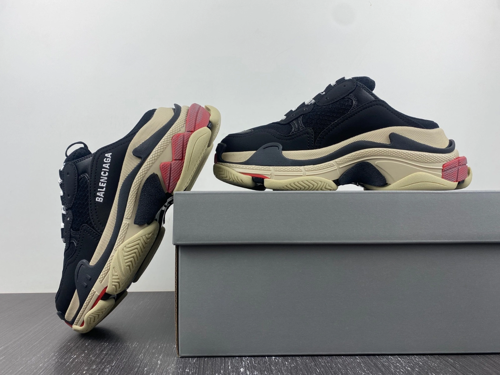 BALENCIAGA TRIPLE S