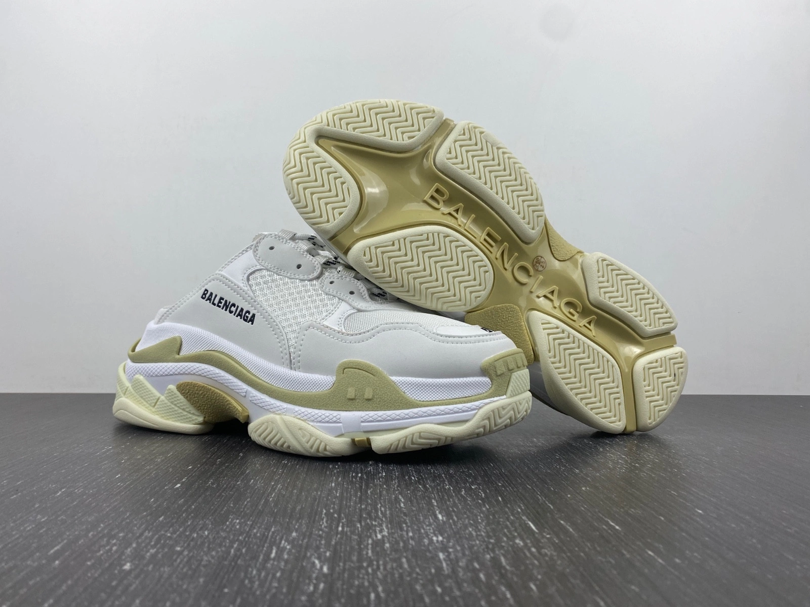BALENCIAGA TRIPLE S