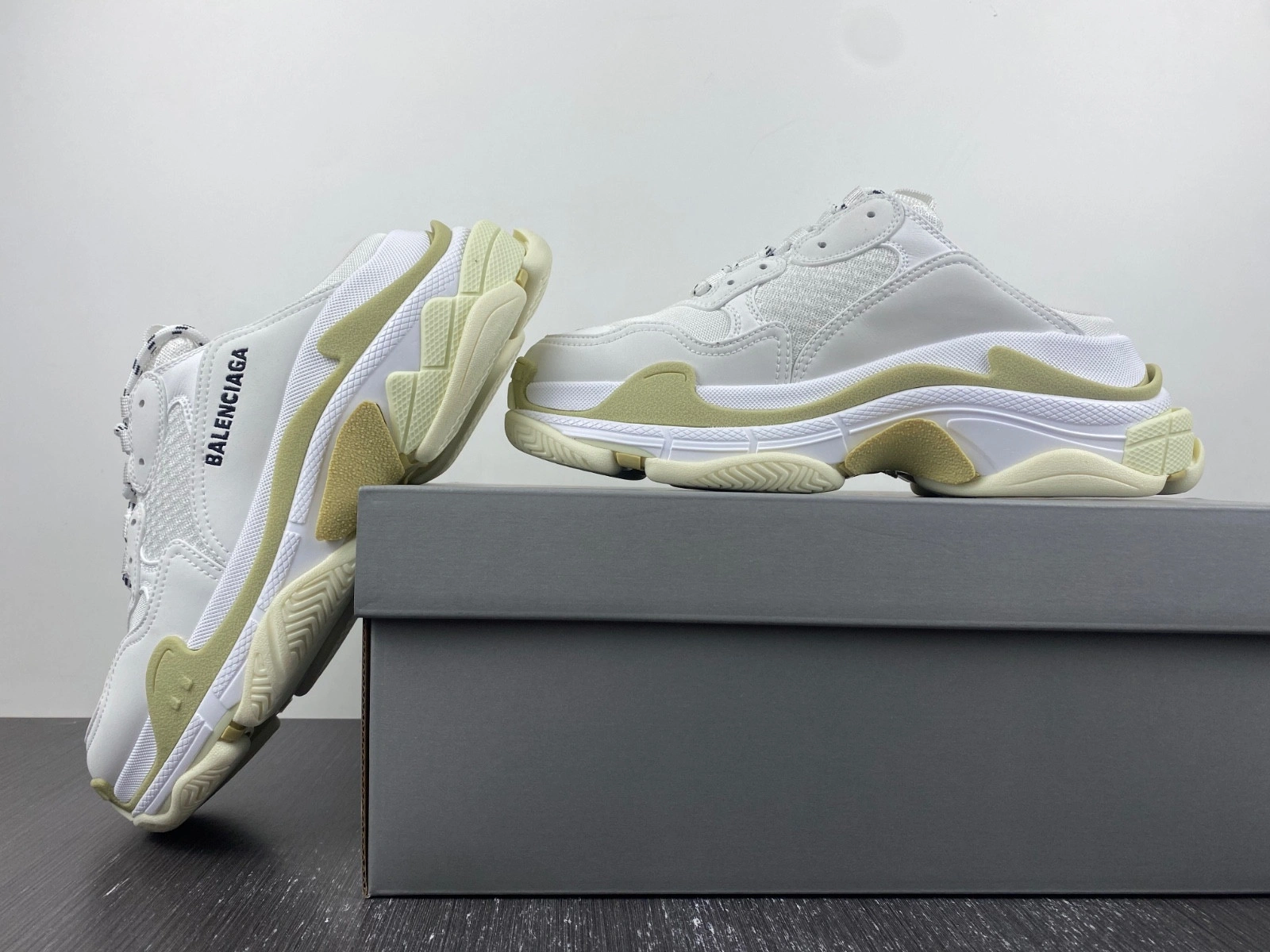 BALENCIAGA TRIPLE S