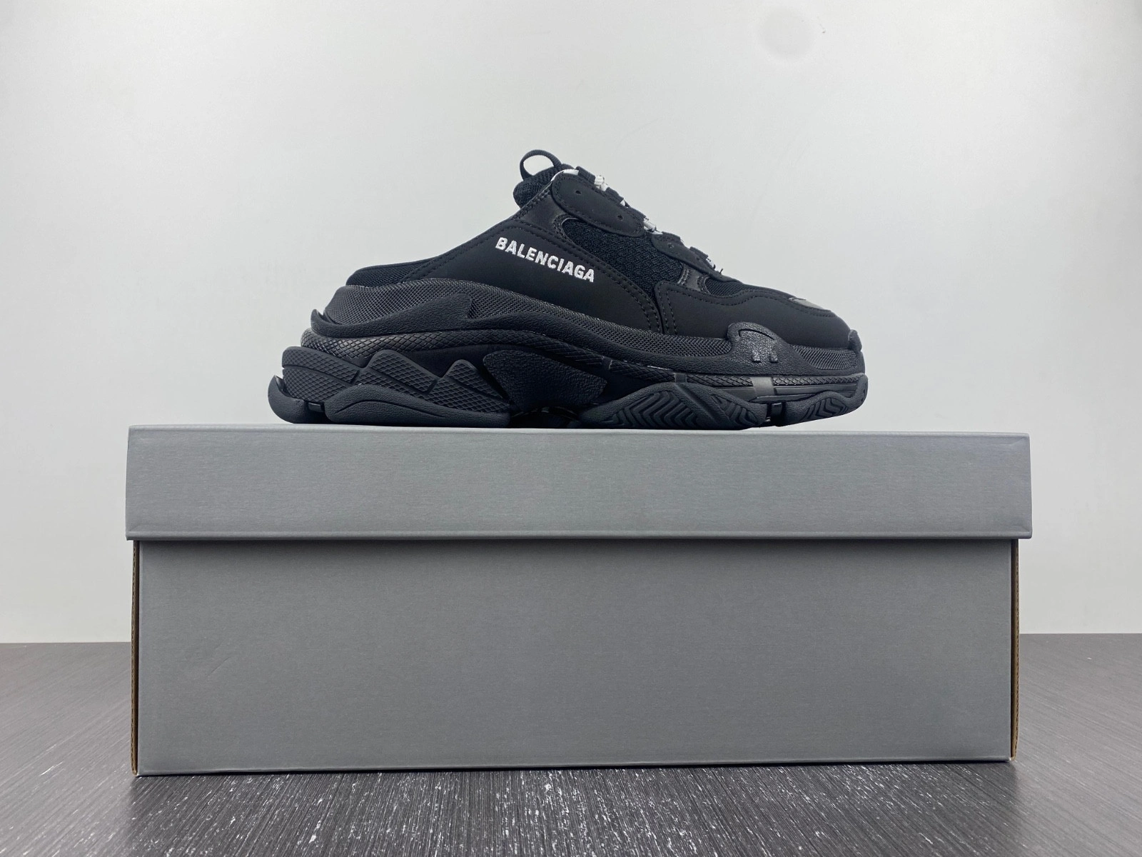 BALENCIAGA TRIPLE S