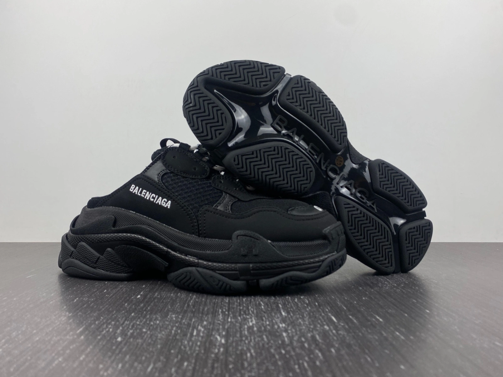 BALENCIAGA TRIPLE S