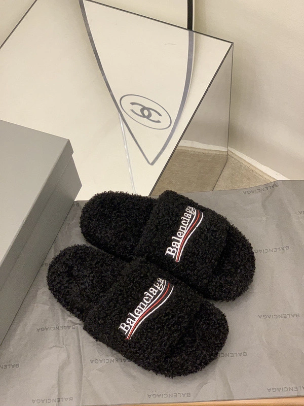 BALENCIAGA WOMEN'S FURRY SLIDE SANDAL IN BLACK