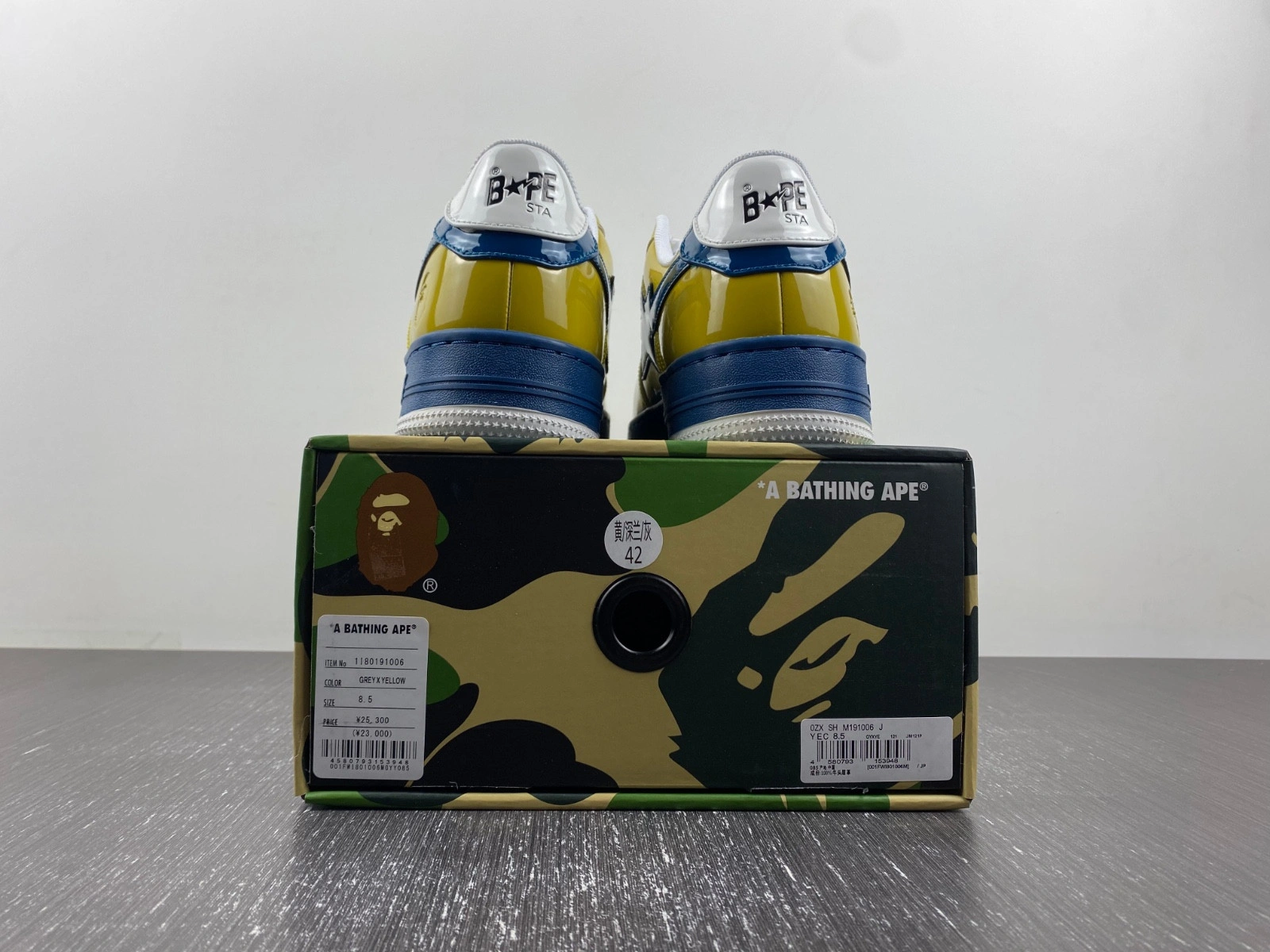 BAPE SNEAKERS