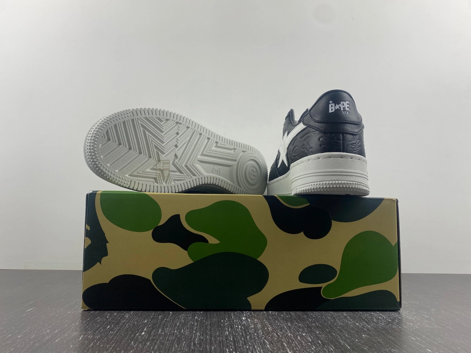 BAPE SNEAKERS