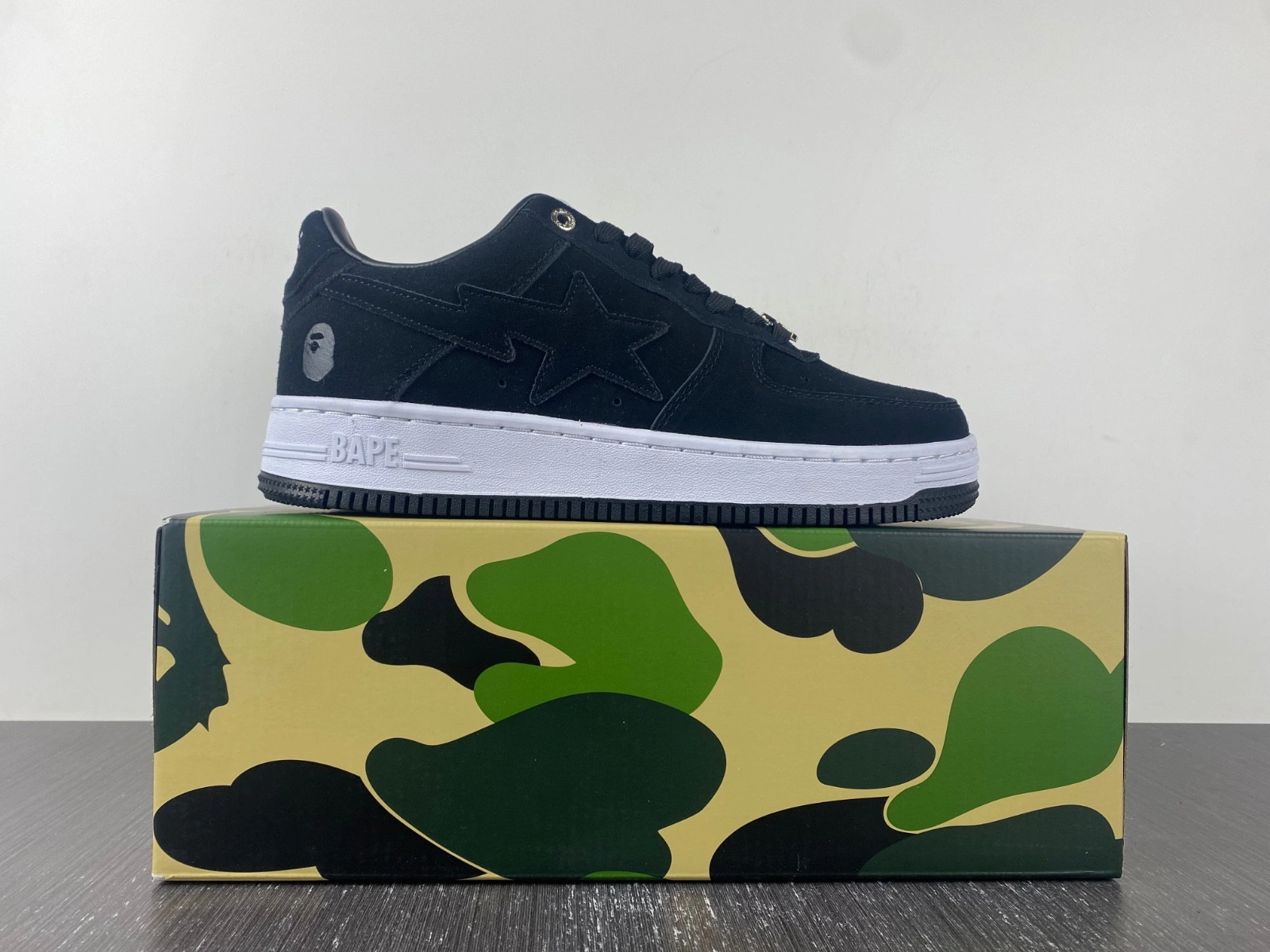 BAPE SNEAKERS