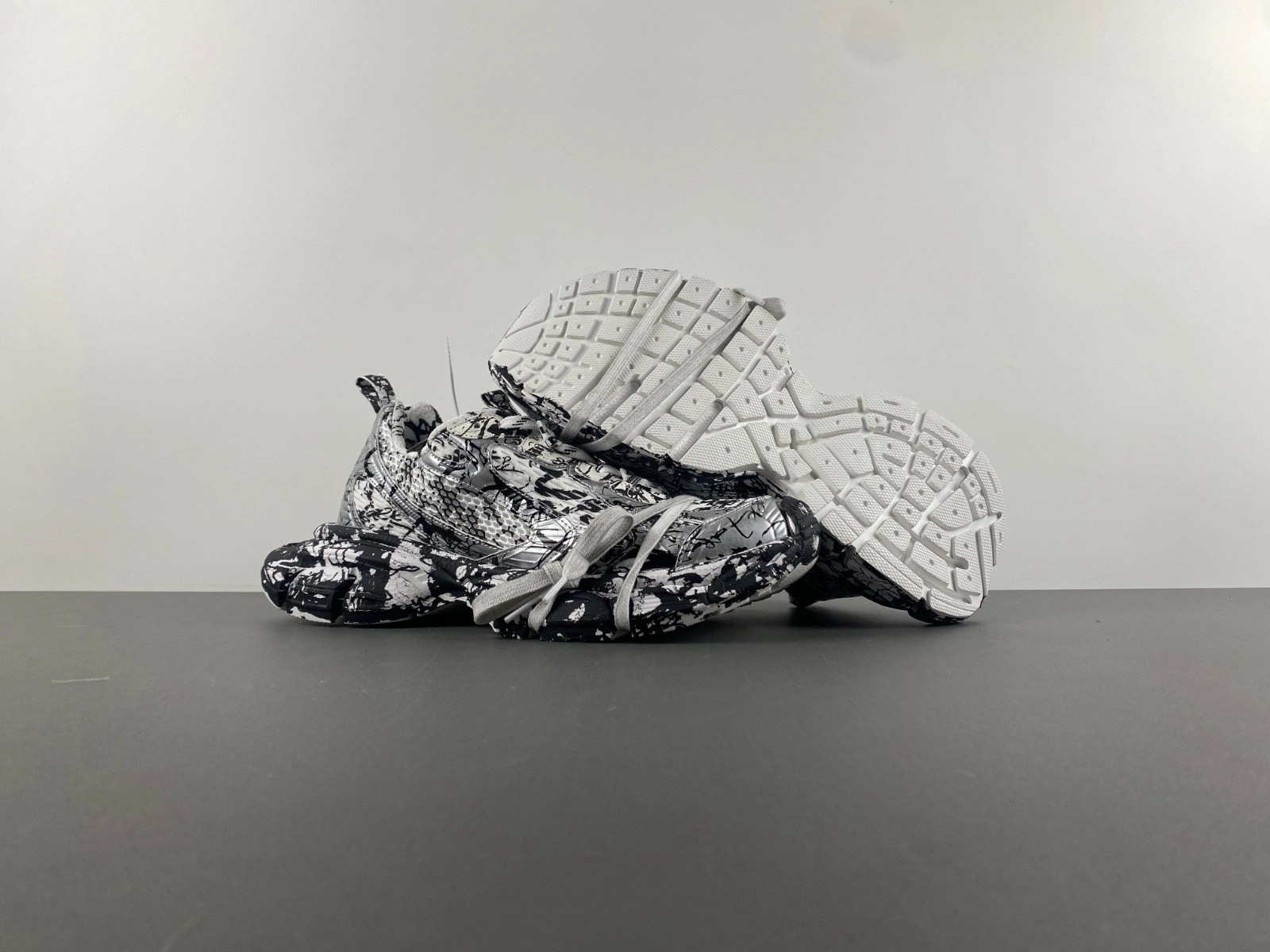 Balenciaga  3XL SNEAKER